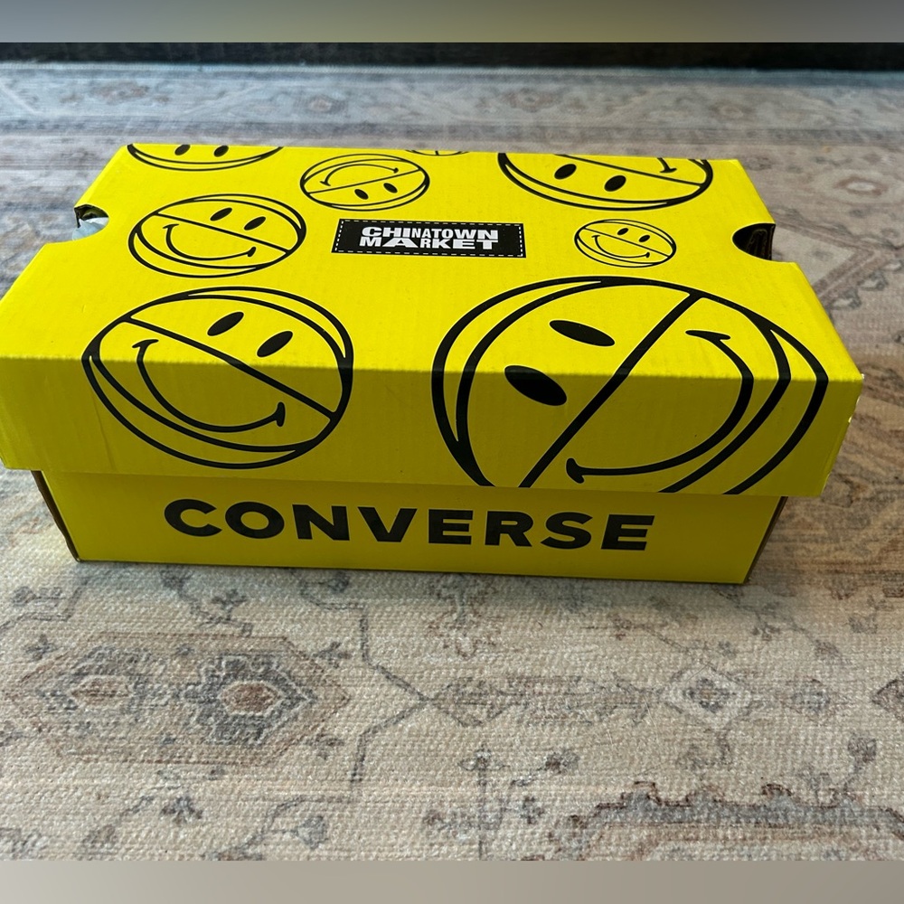 Kids Converse Yellow Smiley New in Box - Kids 7 (7C)